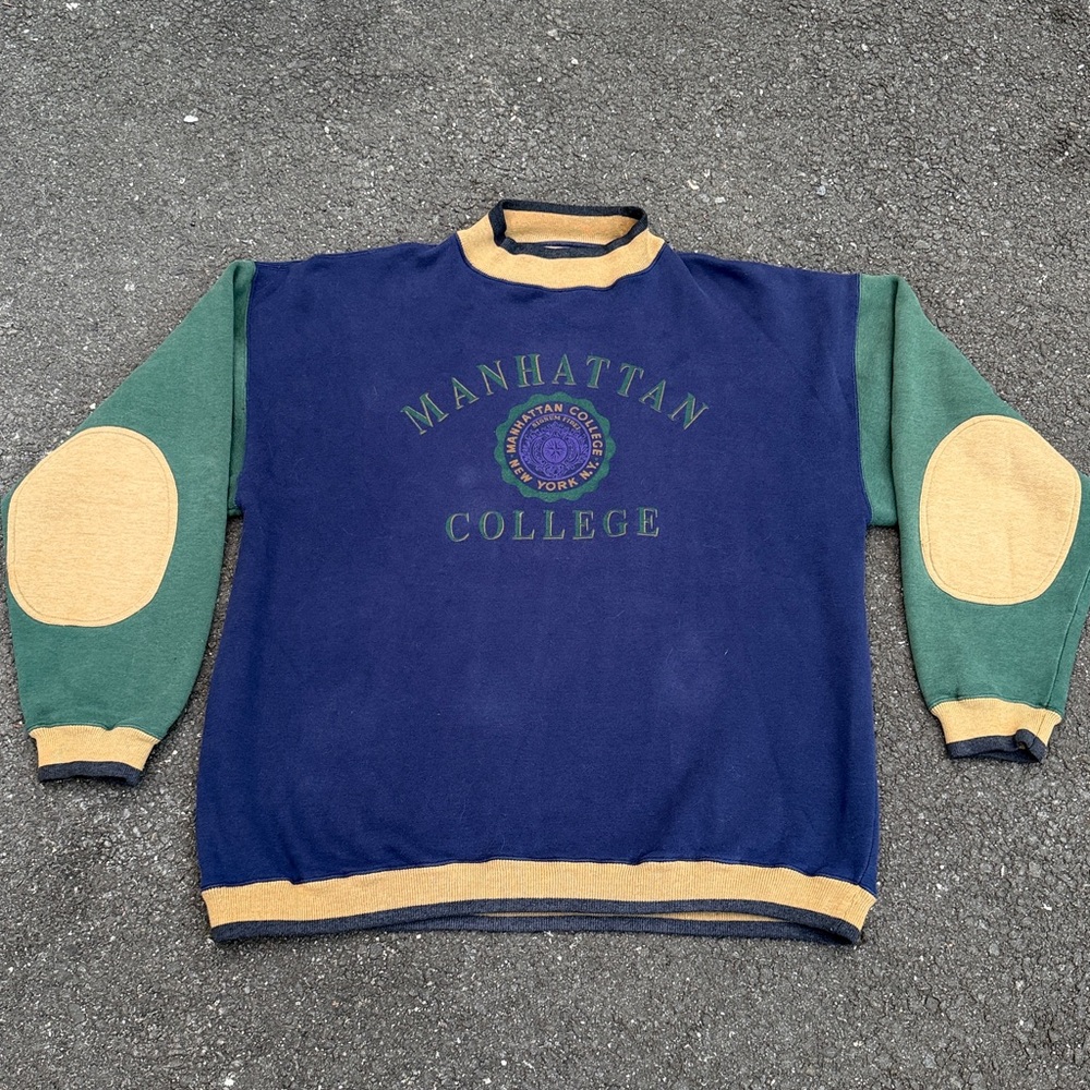 VINtAGE 80s 90s Navy Crewneck Sweater MANHATTAN COLLEGE